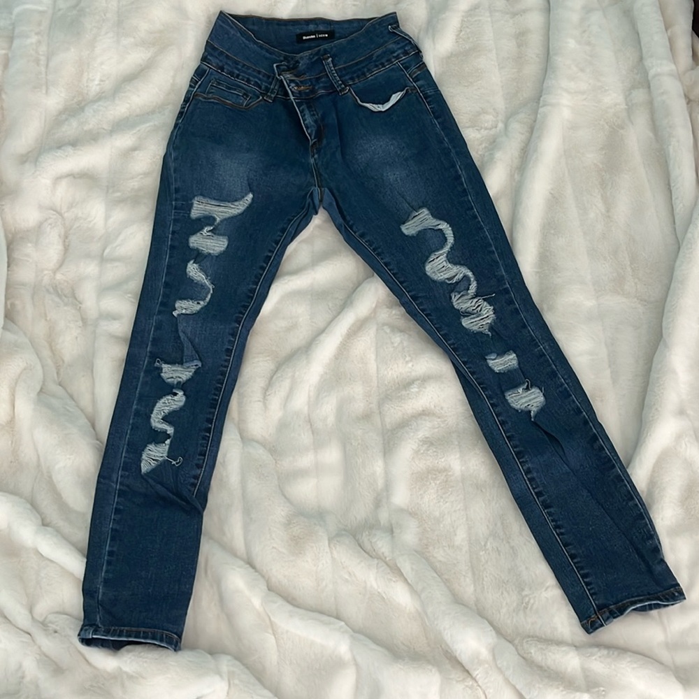 Blue ripped skinny jeans